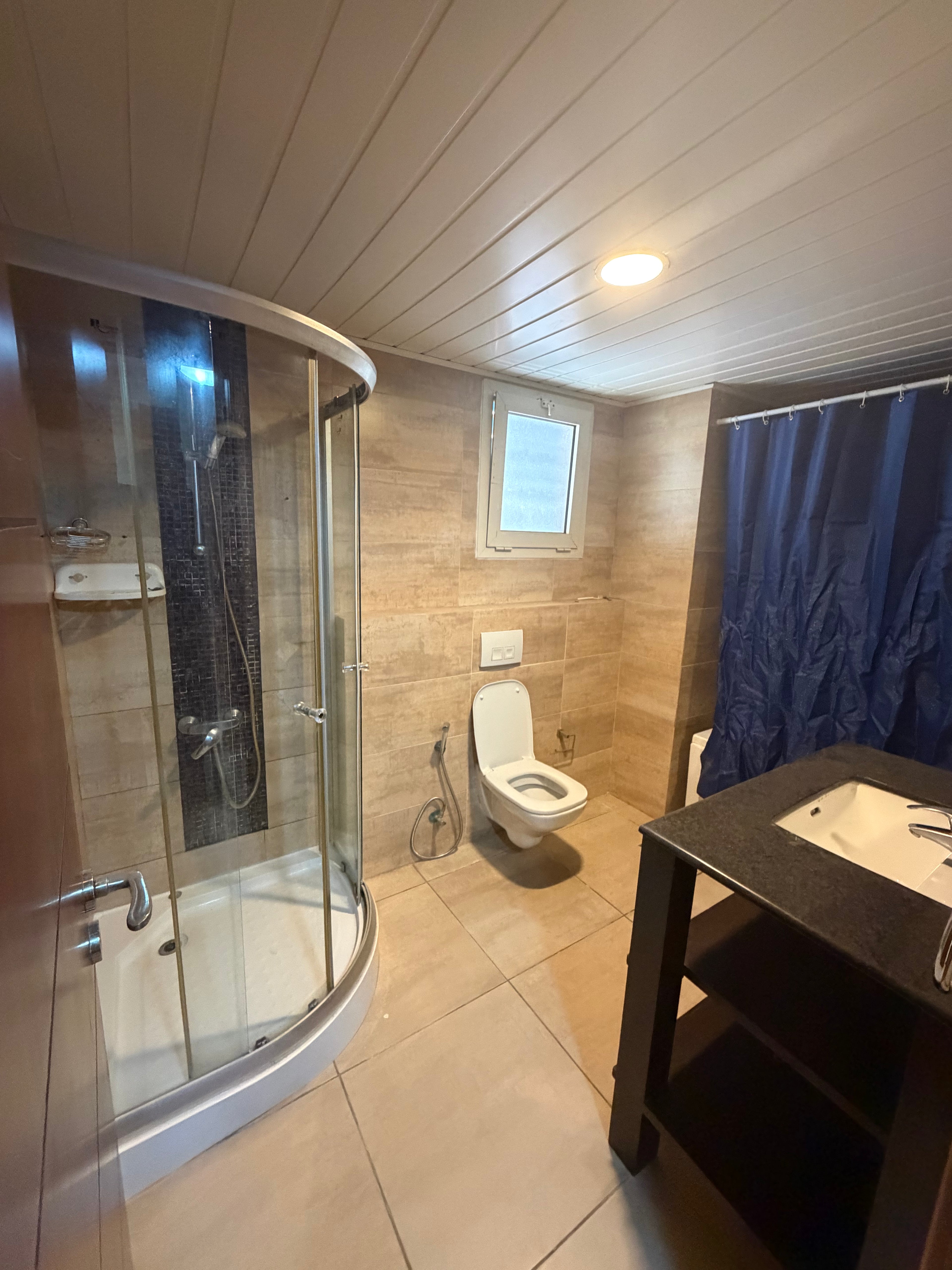 3 BEDROOM NON SERVICED APARTMENT(BANANA ISLAND) FOR RENT