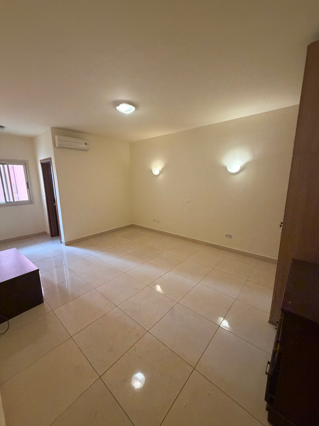 3 BEDROOM NON SERVICED APARTMENT(BANANA ISLAND) FOR RENT