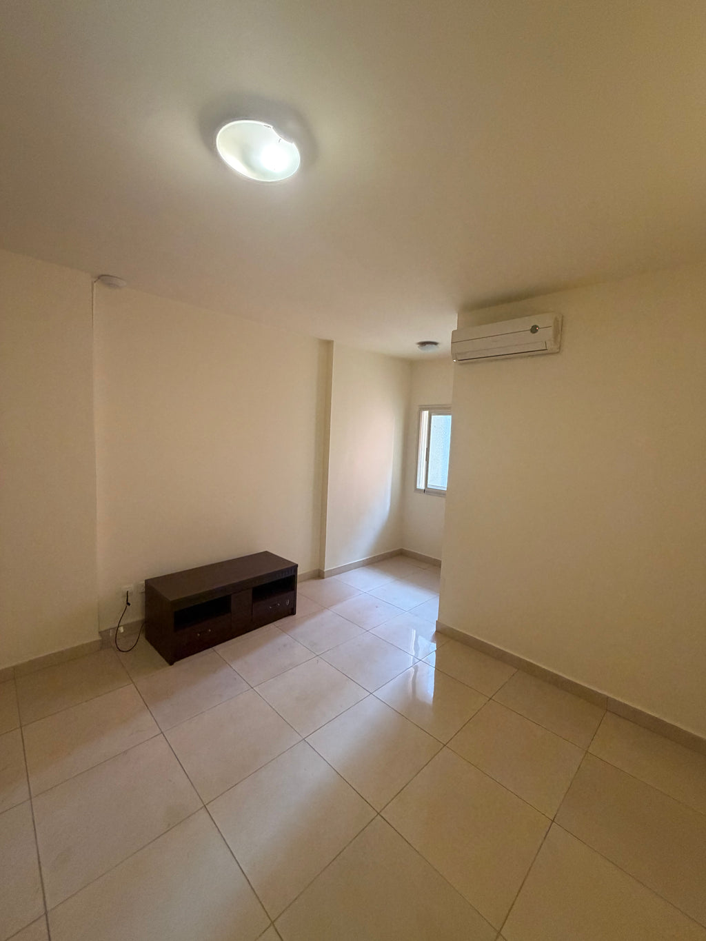 3 BEDROOM NON SERVICED APARTMENT(BANANA ISLAND) FOR RENT
