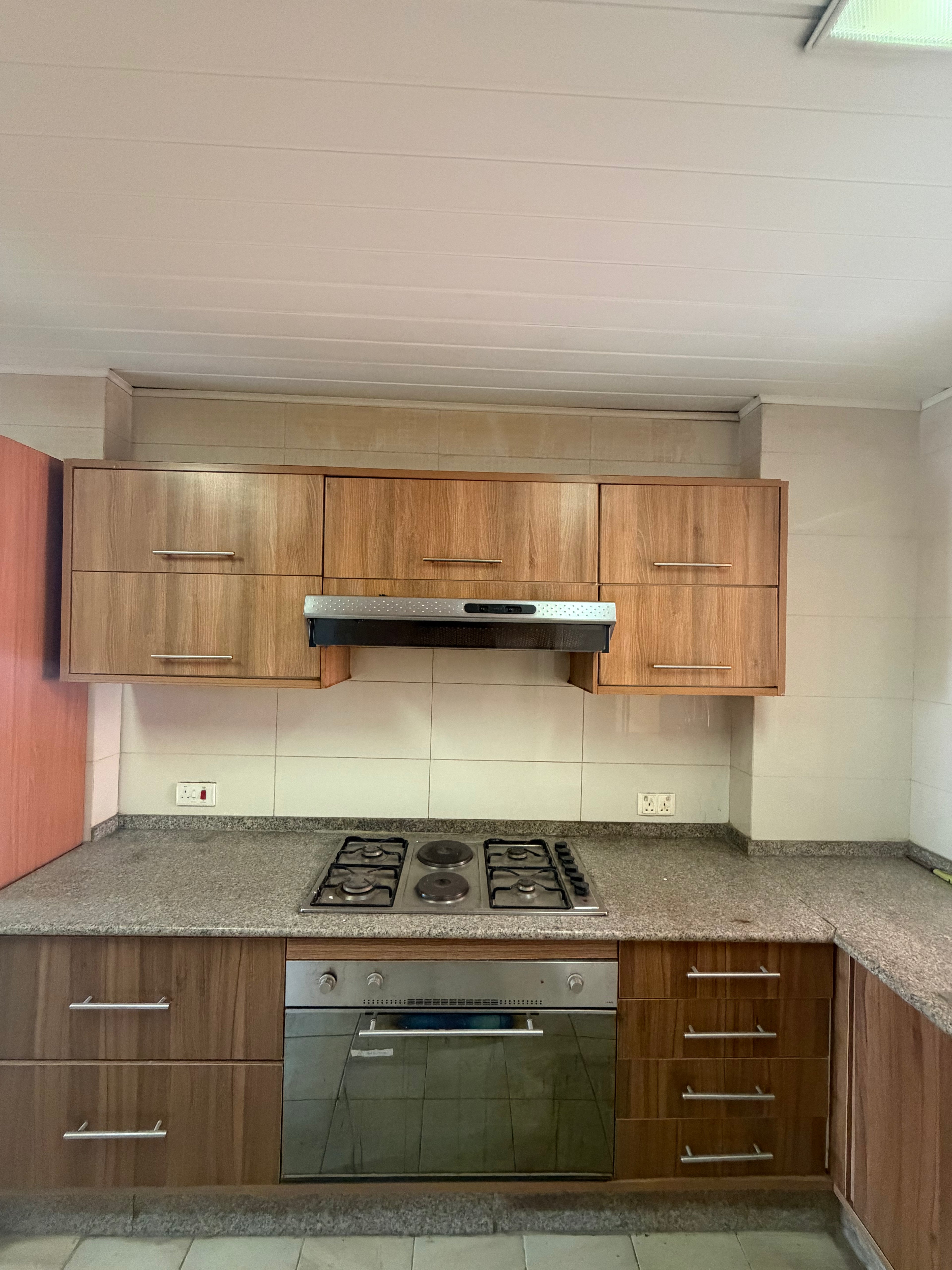 3 BEDROOM NON SERVICED APARTMENT(BANANA ISLAND) FOR RENT
