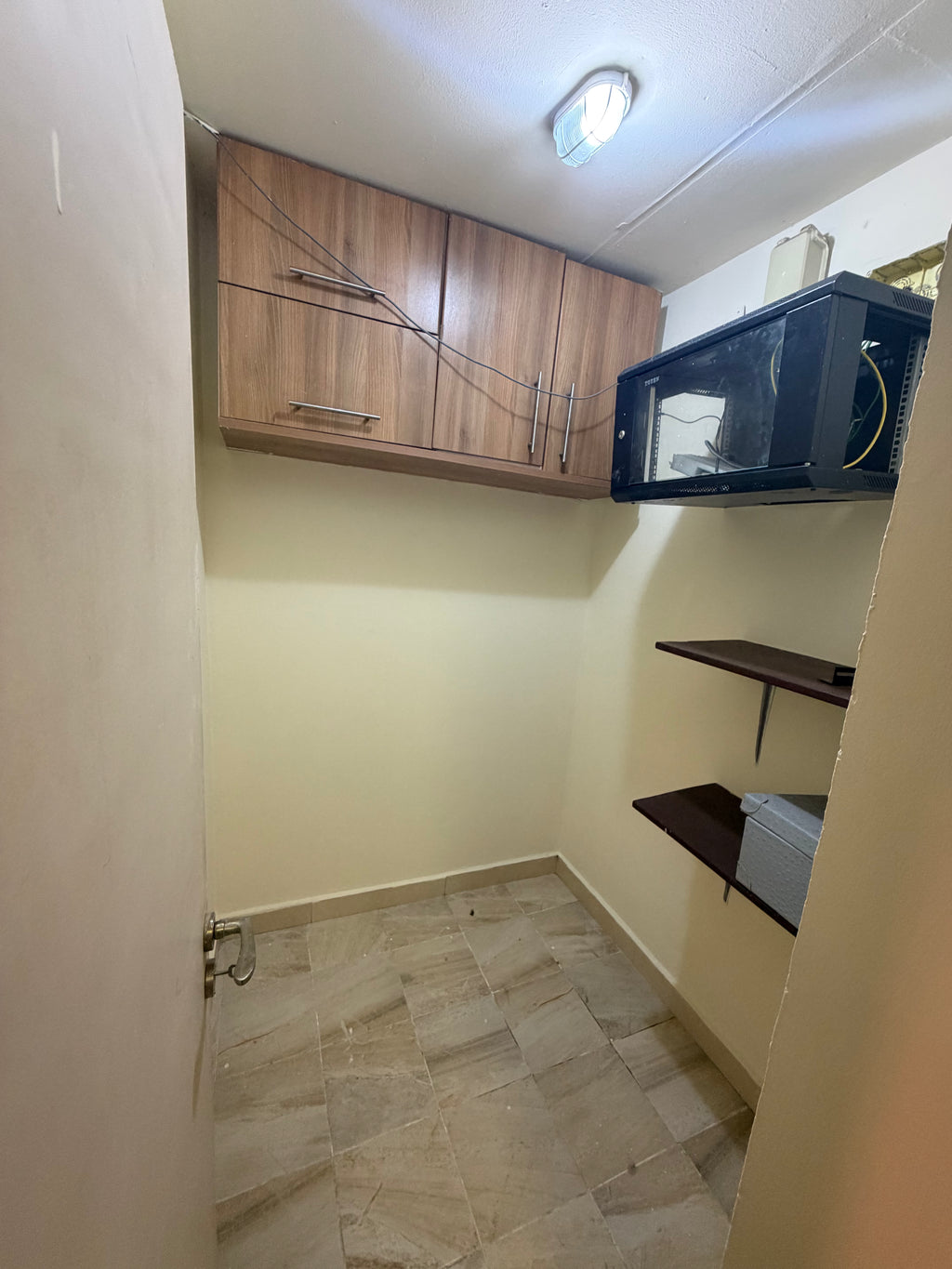 3 BEDROOM NON SERVICED APARTMENT(BANANA ISLAND) FOR RENT