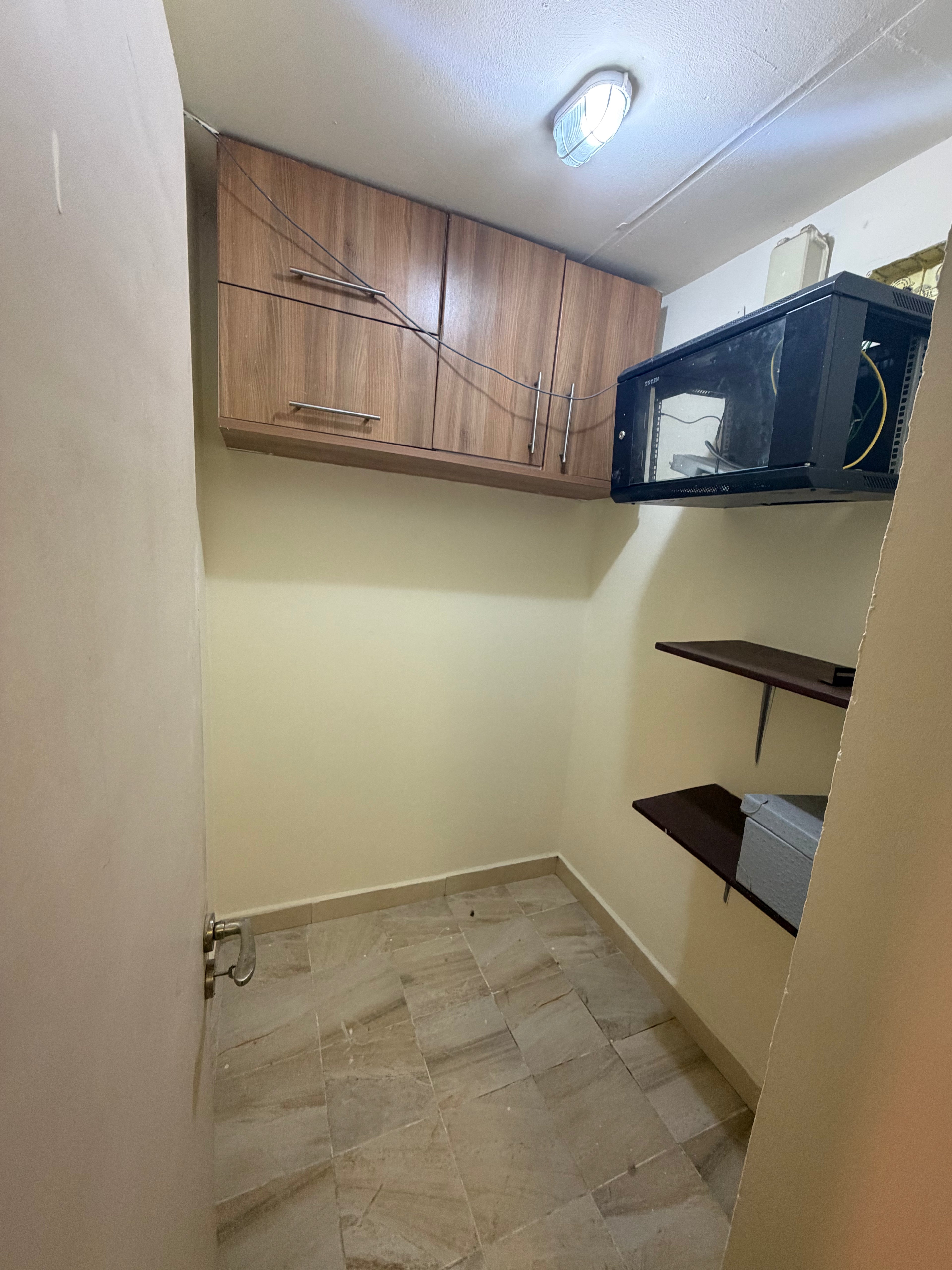 3 BEDROOM NON SERVICED APARTMENT(BANANA ISLAND) FOR RENT