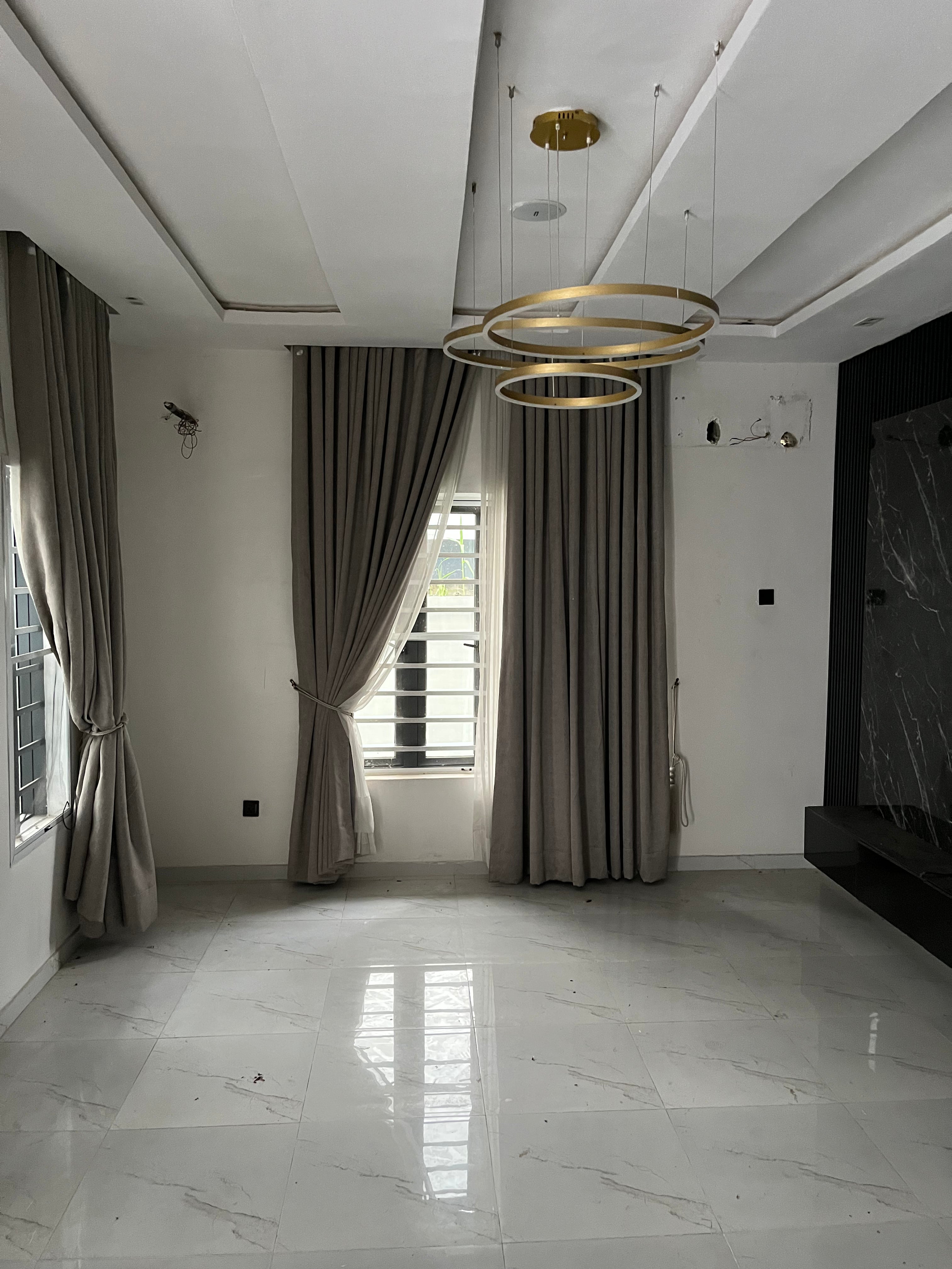 4BED 4BATH CHERRY BLOSSOM STREET CHEVRON