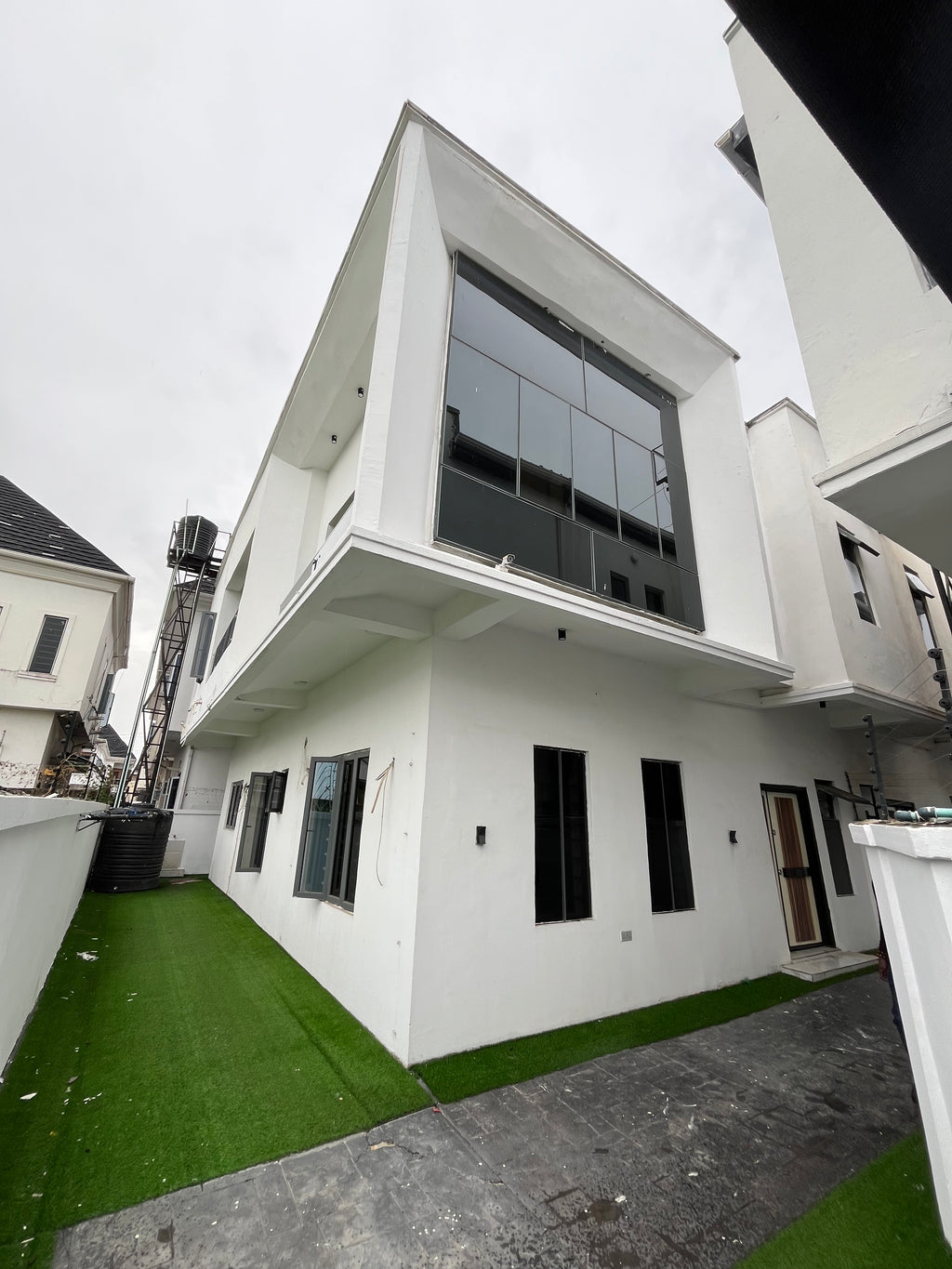 4BED 4BATH CHERRY BLOSSOM STREET CHEVRON