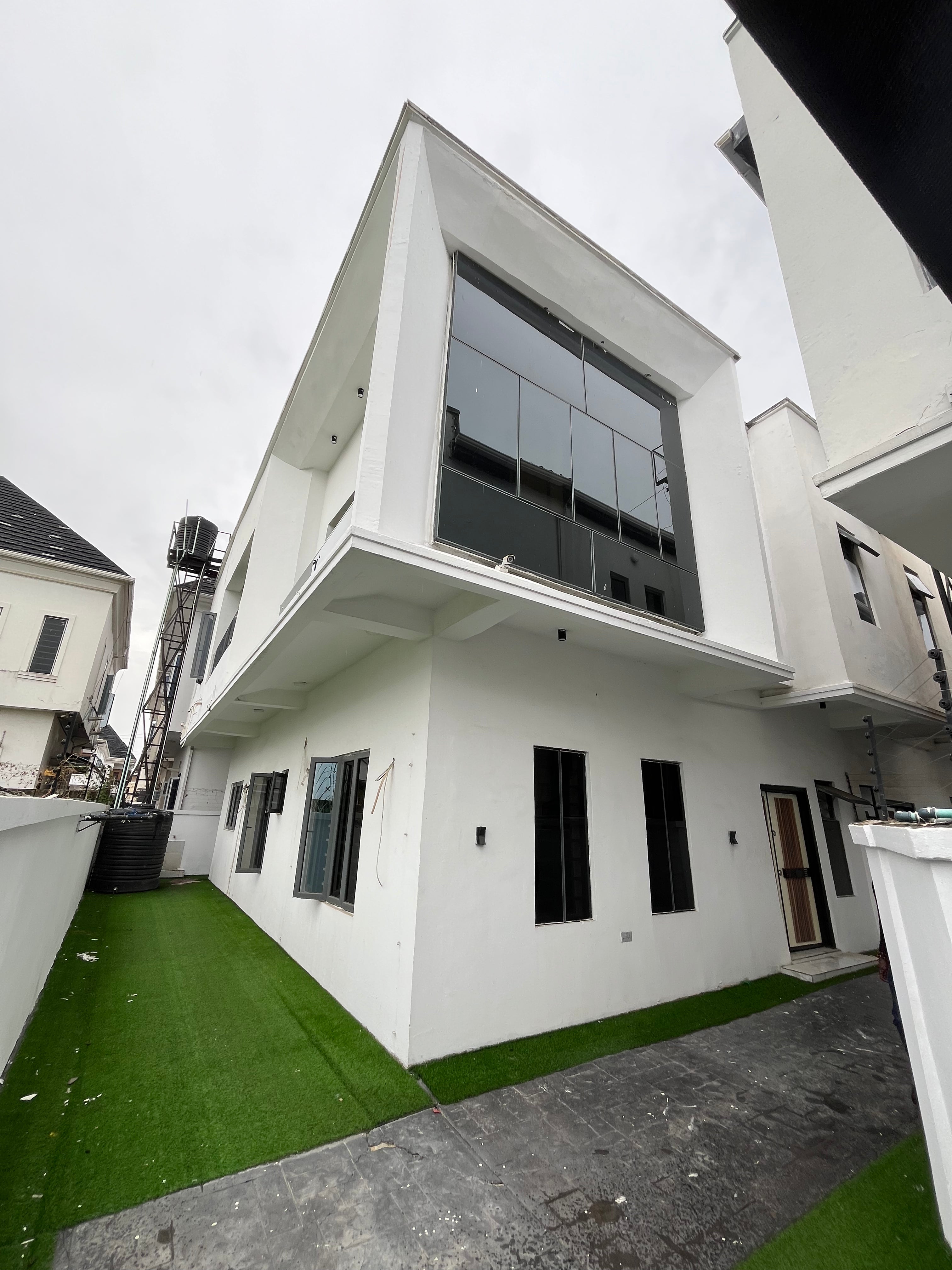 4BED 4BATH CHERRY BLOSSOM STREET CHEVRON
