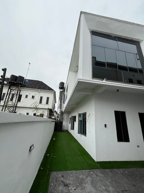 4BED 4BATH CHERRY BLOSSOM STREET CHEVRON