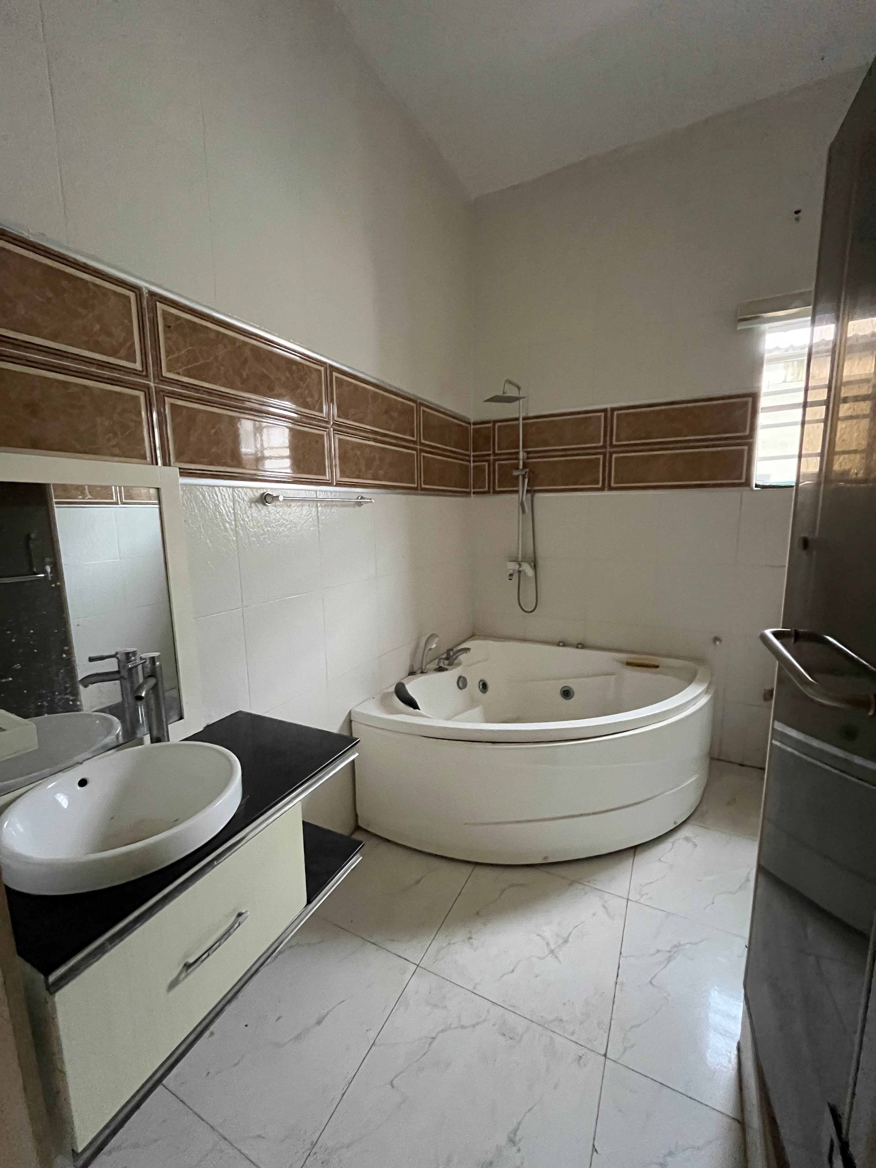 4BED 4BATH DANDELION STREET CHEVRON