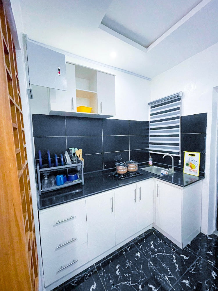 NO.18 NICOLE BALOGUN APT 4