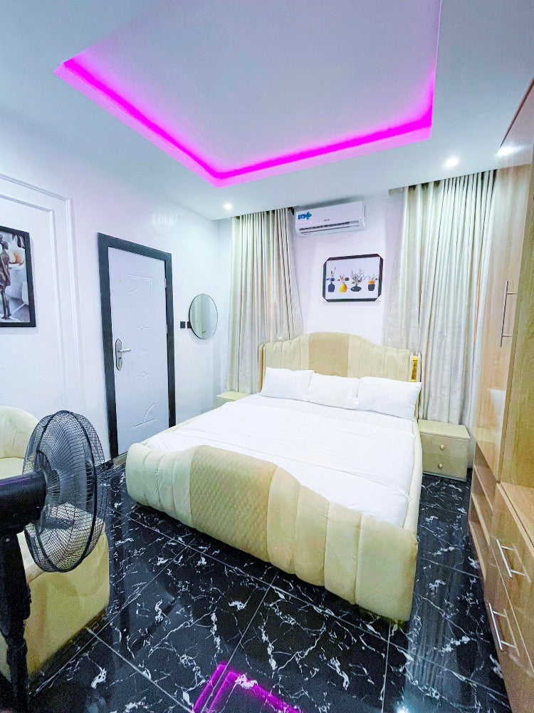 NO.18 NICOLE BALOGUN APT 4