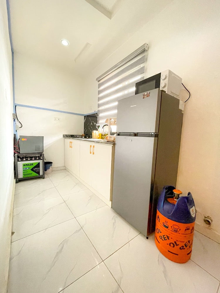 FATAI OLUSESI 2BED 2BATH